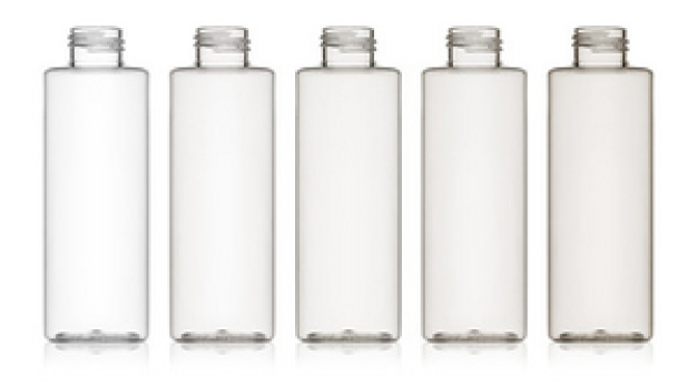 PET-Flaschen können aus bis zu 100 % R-PET produziert werden. / PET-bottles could be made out of up to 100 percent R-PET.