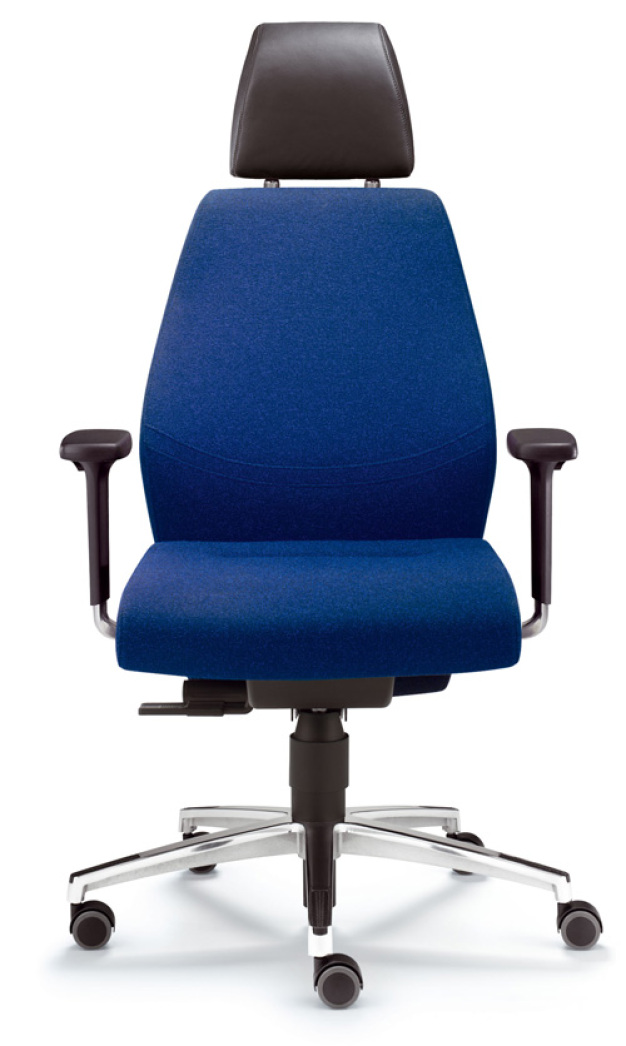 24-Stundenstühle wie der AGR-zertifizierte „Tec 24/7“ erfüllen die hohen Ansprüche, die das lange Sitzen wechselnder Nutzer im Schichtbetrieb an Sitzmöbel stellen. 