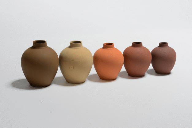 Vasen aus Marskeramik in unterschiedlichen Produktionsstadien. (© TU Berlin/David Karl) / Vases in different stages of production. (© TU Berlin/David Karl)