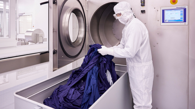 Die saubere Wäsche wird auf der reinen Seite weiterverarbeitet. (Copyright: CWS International GmbH)