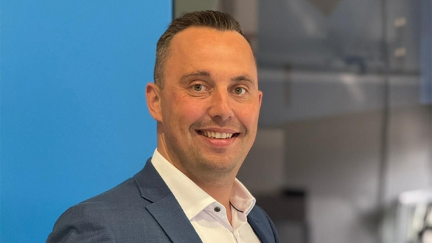 Dominic Böhm, azonnal a Thermoplas Germany értékesítési igazgatója a SHIBAURA MACHINE LWB GmbH-nál.