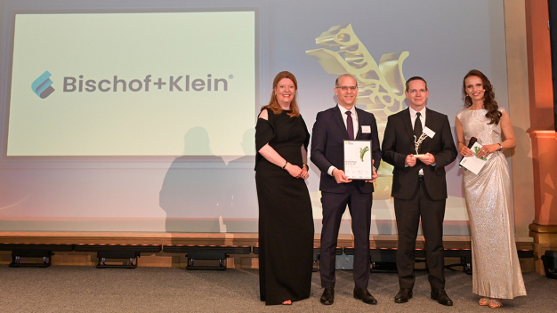 Erik Edelmann (links) und Dr. Tobias Lührig bei der Preisverleihung in Frankfurt.
