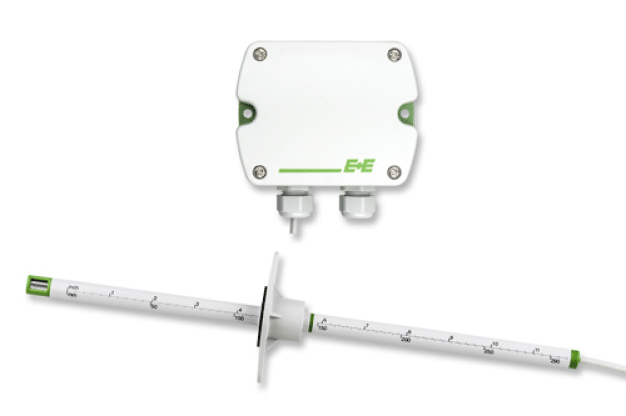 Abbildung 2: EE650 Luftgeschwindigkeits-Messumformer mit abgesetztem Fühler. (Foto: E+E Elektronik Ges.m.b.H.) / Figure 2: EE650 air velocity transmitter with remote probe. (Photo: E+E Elektronik Ges.m.b.H.)