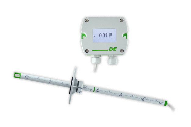 EE660 Strömungsmessumformer mit abgesetztem Messfühler. (Foto: E+E Elektronik Ges.m.b.H.) / EE660 air velocity sensor with remote probe. (Photo: E+E Elektronik GmbH)