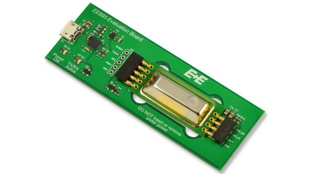 Abb. 2: Das EE895 Evaluation Board ermöglicht ein einfaches Testen des Sensormoduls am PC. (Foto: E+E Elektronik Ges.m.b.H.) / Fig. 2: The EE895 Evaluation Board facilitates testing of the sensor module on a PC. (Photo: E+E Elektronik GmbH)