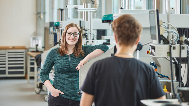 Endress+Hauser sieht das Engagement in der Ausbildung junger Menschen auch als Zeichen sozialer Verantwortung. / Endress+Hauser views the training and education of young people as a sign of social responsibility. 