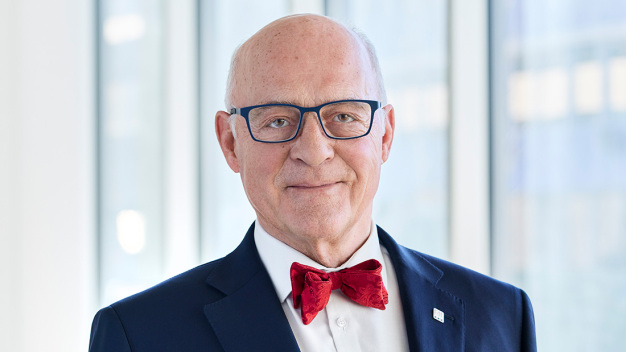 Dr. h. c. Klaus Endress wird nach fast 45 Jahren seine aktive Mitarbeit im Unternehmen beenden. / Dr Klaus Endress will end his active involvement in the company after nearly 45 years.