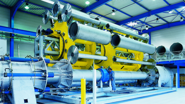 Eine Kalibrieranlage für Nennweiten bis DN 2000 mit Revolver-Adaptersystem steht bei Endress+Hauser Flow in Cernay, Frankreich. / A calibration rig for nominal diameters up to DN 2000 (80’’) with a revolver adapter system is located at Endress+Hauser Flow in Cernay, France. Eine Kalibrieranlage für Nennweiten bis DN 2000 mit Revolver-Adaptersystem steht bei Endress+Hauser Flow in Cernay, Frankreich. / A calibration rig for nominal diameters up to DN 2000 (80’’) with a revolver adapter system is located at Endress+Hauser Flow in Cernay, France.