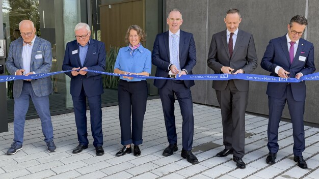 Mit einer feierlichen Zeremonie eröffnet Endress+Hauser das neue Gebäude auf dem Campus im elsässischen Cernay.