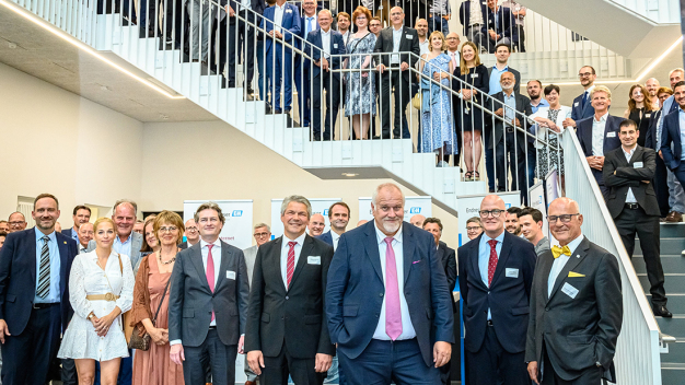 Mehr als 70 Mitarbeitende von Endress+Hauser arbeiten im Freiburger Innovationszentrum FRIZ an neuen Sensor- und Messtechnologien. / More than 70 Endress+Hauser employees work on new sensor and measurement technologies at the Freiburg Innovation Center FRIZ.