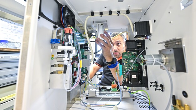 Précision jusque dans les détails : dans le neuf à Ilmenau, Analytik Jena conçoit et produit des systèmes pour l'analyse environnementale, de l'eau et industrielle.
