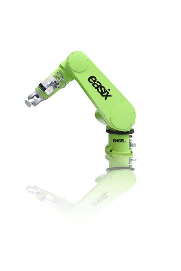 Der ENGEL easix lässt sich vollständig in die CC300 Steuerung der Spritzgießmaschine integrieren. Dies vereinfacht deutlich die Programmierung und Bedienung des Mehrachsroboters. 