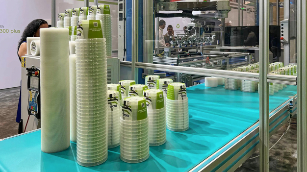 Herstellung manipulationssicherer Lebensmittelverpackungen auf einer ENGEL e-speed 610  / Messeexponat NPE 2024 / Production of tamper-proof food containers with an ENGEL e-speed 610  / Exhibit NPE 2024


