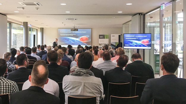 Acht hochkarätige Referenten gaben den mehr als 100 Gästen der med.con gleichermaßen Denkanstöße wie praktische Tipps für den Berufsalltag mit auf den Weg. (Bild: Engel) / Eight prominent keynote speakers offered the more than 100 guests at med.con both food for thought and practical tips for their daily work. (Picture: Engel)