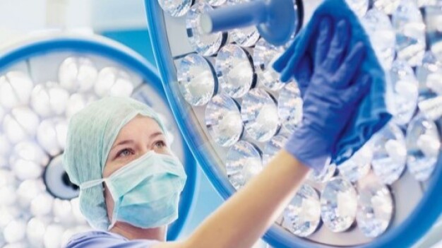OP Reinigung (Bild: Enzler Hygiene AG)