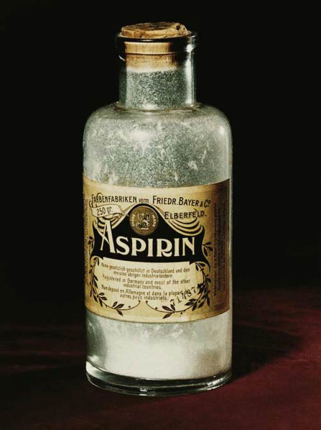 Früher wurde Aspirin in Pulverform an die Apotheken ausgeliefert, die das Arzneimittel für die Patienten portionsweise abpackten. (Foto: Bayer) / Aspirin used to be supplied in powder form to pharmacies, who packaged the medication in portions for patients. (Photo: Bayer)