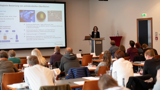 Die Fachtagung „Mikrobiologie in Unternehmen“ vermittelt grundlegendes Wissen zur Mikrobiologie, zeigt Problemzonen in den verschiedenen Unternehmensbereichen auf, in denen Frisch- und Brauchwasser eingesetzt werden und informiert über erfolgreiche, praxistaugliche Lösungen. (Bildquelle: fairXperts GmbH & Co. KG)