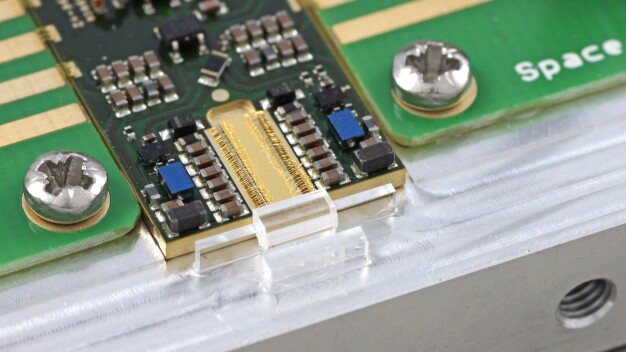Hochstrom-Nanosekunden-Lasertreiber mit integrierter Rippenwellenleiter-Laserdiode für LiDAR-Anwendungen. © FBH/P. Immerz / High current nanosecond laser driver with integrated ridge-waveguide laser diode for LiDAR applications. © FBH/P. Immerz Hochstrom-Nanosekunden-Lasertreiber mit integrierter Rippenwellenleiter-Laserdiode für LiDAR-Anwendungen. © FBH/P. Immerz / High current nanosecond laser driver with integrated ridge-waveguide laser diode for LiDAR applications. © FBH/P. Immerz