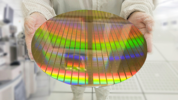 Abb 2 - Siliziumwafer, hergestellt in einem Bereich mit ultrahoher Reinheit / Figure 2 - Semiconductor silicon wafer produced in ultra-high purity area