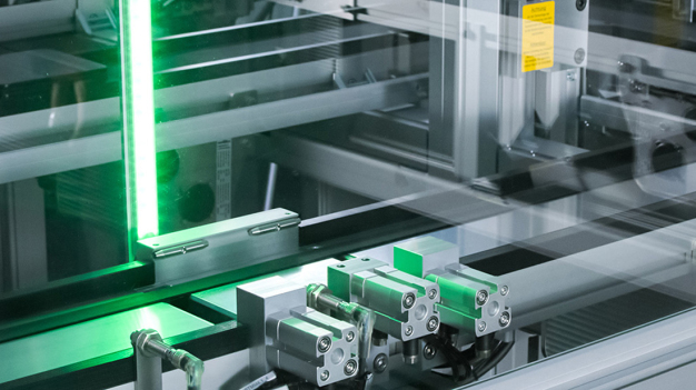 Modulare Fördersysteme von Montech für präzise und sichere Handhabung von Elektronikbauteilen. (Copyright: MONTECH AG)