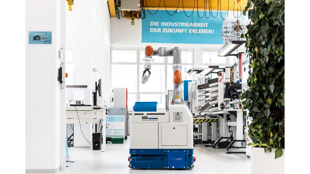 Das Future Work Lab in Stuttgart beherbergt Deutschlands größte Sammlung von Demonstratoren, die zeigen, wie sich die Produktionsarbeit der Zukunft aller Wahrscheinlichkeit nach anfühlen wird. © Fraunhofer IPA, Foto: Rainer Bez