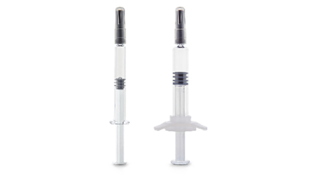 Die Gx RTF Clear Nadelspritzen aus COP 1,0 ml und 2,25 ml. / The Gx RTF Clear polymer needle syringe is available in the syringe size 1.0 ml and 2.25 ml.