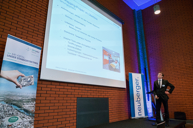 Markus Schmidt (Verantwortlicher Techniker für Mapping, Neuberger Gebäudeautomation GmbH) erläuterte anschaulich den Ablauf eines Mappingprojektes anhand eines Beispiels aus der Praxis. Markus Schmidt (Verantwortlicher Techniker für Mapping, Neuberger Gebäudeautomation GmbH) erläuterte anschaulich den Ablauf eines Mappingprojektes anhand eines Beispiels aus der Praxis.