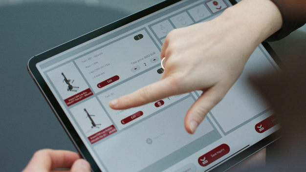 Die Virtual Engineering App von Hovmand hilft bei der digitalen Konfiguration von mobilen Industrie-Hebeliften.