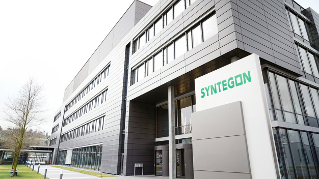 Dank seines etablierten Maschinen- und Serviceportfolios blickt Syntegon auf ein erfolgreiches Geschäftsjahr 2021 zurück. (Bild: Syntegon) / Thanks to its well-established machine and service portfolio, Syntegon looks back at a successful business year 2021. (Picture: Syntegon)