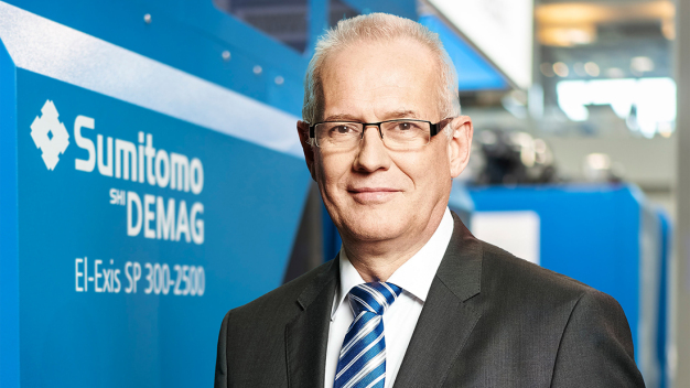 Gerd Liebig, CEO der Sumitomo (SHI) Demag Plastics Machinery GmbH, Weltmarktführer bei vollelektrischen Spritzgiessmaschinen. / Gerd Liebig, CEO of Sumitomo (SHI) Demag Plastics Machinery GmbH, world market leader in all.electric injection moulding machines.