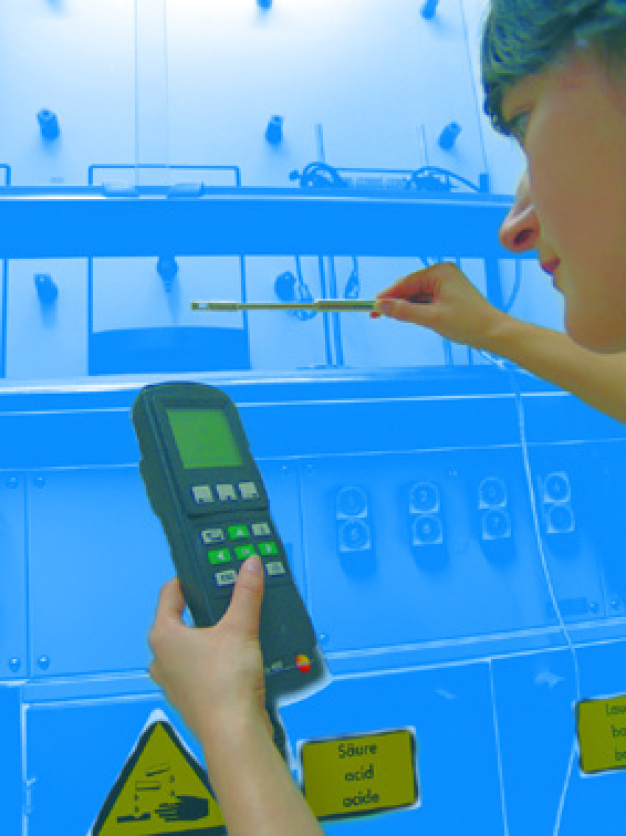 Sicherheitstechnische Prüfung von Laborabzügen