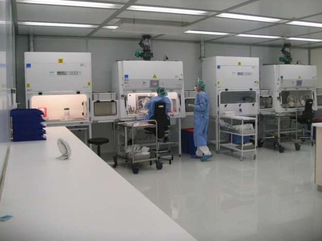 Reinraum System CleanSteriCell® 2012 - Sicherheit für Pharmazie, Labore und Apotheken