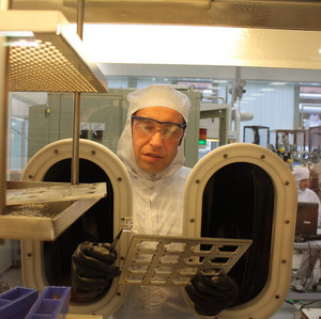 BMBF-Projekt NEMO: Forschung nach neuen OLED Materialien unter Führung von Merck erfolgreich abgeschlossen