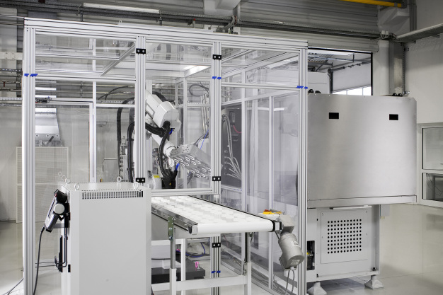 Automatisierung im Reinraum sichert effiziente Produktion Automatisierung im Reinraum sichert effiziente Produktion