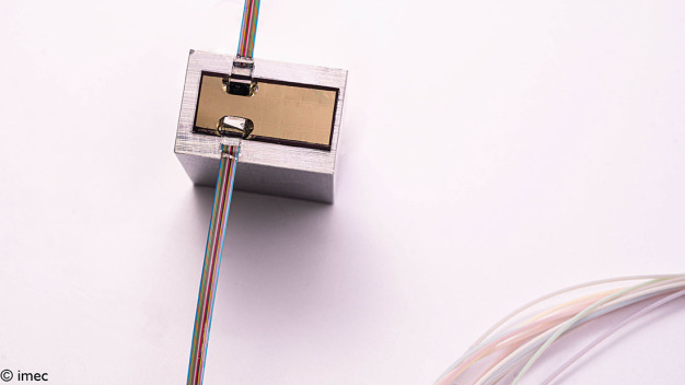 Opto-Mechanischer Ultraschall-Sensor-Array-Chip mit Glasfaser-Block-Array-Zugang.