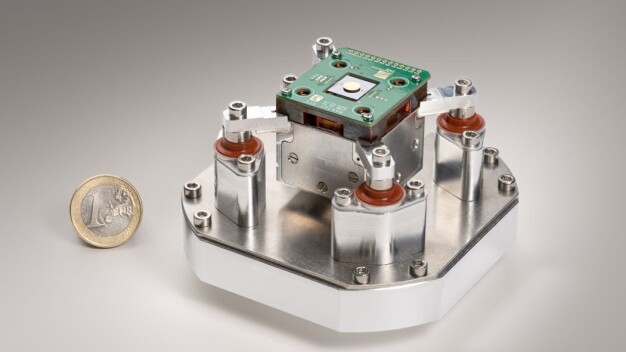 MEMS-Vektorscanmodul mit gedämpfter Aufhängung für den Betrieb im Weltall. © Fraunhofer IPMS / MEMS vector scanning module with damped suspension for operation in space. © Fraunhofer IPMS MEMS-Vektorscanmodul mit gedämpfter Aufhängung für den Betrieb im Weltall. © Fraunhofer IPMS / MEMS vector scanning module with damped suspension for operation in space. © Fraunhofer IPMS