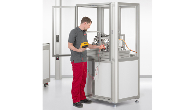 To create complete enclosures or cabinets, customers can choose from a comprehensive portfolio of door solutions offered by item. Swing doors are frequently used in machine cabins or enclosures. (Source: item)