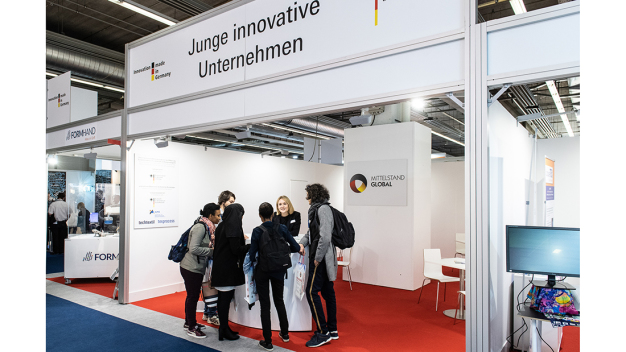 Junge innovative Unternehmen präsentieren sich. (Foto: Messe Frankfurt/Pietro Sutera)