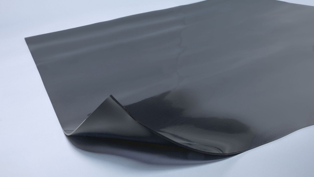 Die Staubfangmatte von Kager besteht aus einer Styrol-Butadien-Mischung mit haftstarker Oberfläche. © Kiefer Industriefotografie