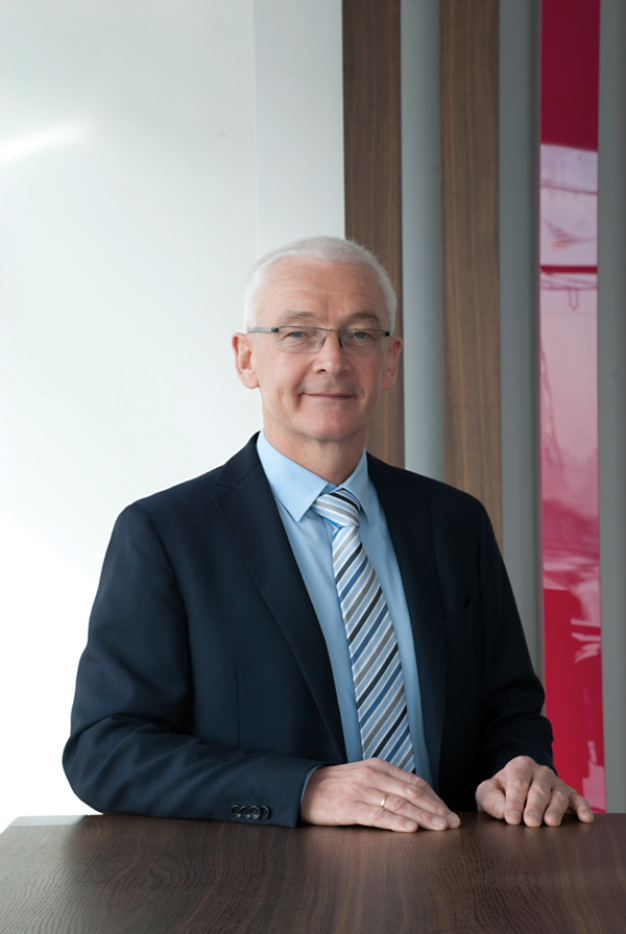 Karl Goll ist Geschäftsführer der Asys Prozess- und Reinraumtechnik