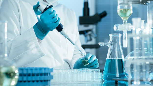 Die Chromatographie ist aus modernen Laboren nicht mehr wegzudenken. Dies gilt für die Bereiche der Qualitätskontrolle in der Arzneimittelproduktion sowie der Kosmetikherstellung ebenso wie für den Bereich Food und Life Science. (Quelle: AnaTox GmbH & Co. KG / pixabay.com )