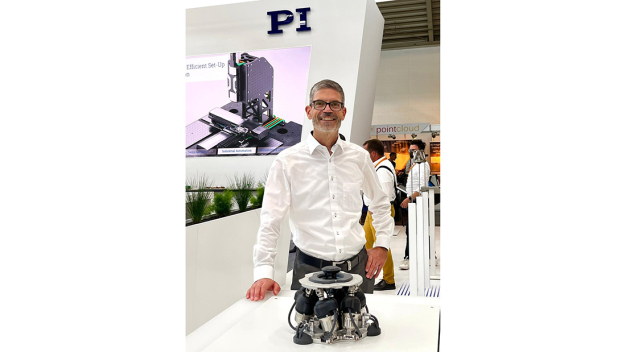 Markus Greis, Vertriebsleiter für die DACH-Region freut sich über den erfolgreichen Messeverlauf: „Mit unserem breiten Portfolio – von Komponenten über Subsysteme bis hin zu kompletten Systemen – bieten wir unseren Kunden skalierbare, flexible und kosteneffiziente Lösungen für die Präzisionspositionierung. Auf der LASER World of PHOTONICS 2025 haben wir mit dem Industrie-Hexapod H-815 eine Produktneuheit präsentiert, die diesen Anspruch eindrucksvoll unterstreicht.“ (Copyright: PI)