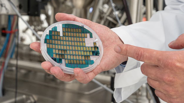 Der entwickelte Prozess ermöglicht eine industriekompatible und skalierbare Herstellung von maßgeschneiderten 2D-Materialien. © Nicole Nerger | Universität Jena / The developed process enables industry-compatible and scalable production of customized 2D materials © Nicole Nerger | Universität Jena