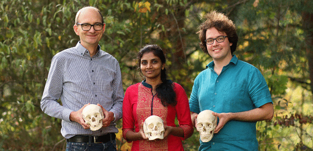 Professor Dr. Johannes Herrmann (li.), SreeDivya Saladi und Felix Boos. (Foto: Koziel/TUK)