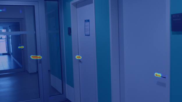 Machine learning methods make it possible to detect the objects to be cleaned in the area, in this case door handles in a corridor. (© Fraunhofer IPA)