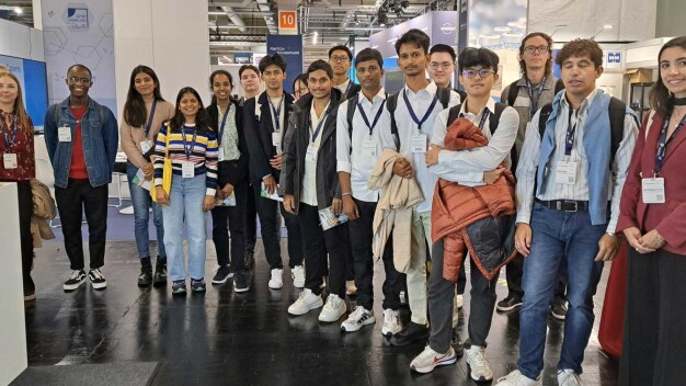 Studierende der Fakultät Life Sciences der Hochschule Albstadt-Sigmaringen, beim Student Day der POWTECH TECHNOPHARM 2025 