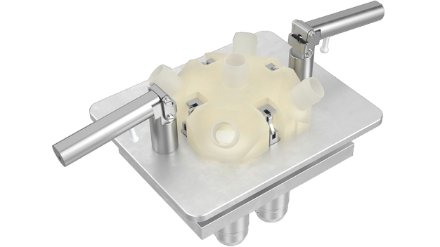 Single-Use Mehrwege-Ventilblock mit manueller Verriegelung / Single-use multi-port valve block with manual locking device