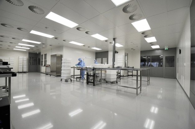 Auf der diesjährigen parts2clean präsentiert das Cleaning Excellence Center (CEC) Leonberg beispielhaft eine voll funktionsfähige Reinraumanlage einschließlich einer gesamten Prozesskette zur Qualitätsanalyse. An dem Gemeinschaftprojekt des Netzwerks sind 20 Unternehmen beteiligt.
Quelle: Nerling Systemräume GmbH

