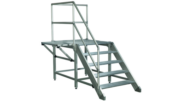 Mit der ITAS-Serie bietet RK Rose und Krieger ein Treppen- und Arbeitsbühnen-System, das im Reinraum zahlreiche Vorteile bietet wie z.B. glatte Konturübergänge für eine einfache Reinigung.