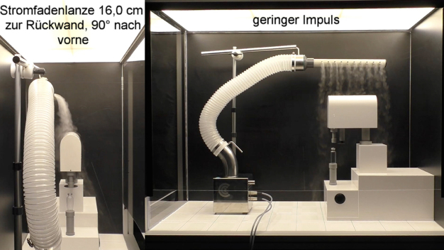 Test 1 – Visualisierung der Grundströmung / Abbildung 2: Visualisierung der Grundströmung mit Nebelfluid Extra Clean im linken Bild und per CFD-Simulation im mittleren Bild. Rechts im Bild die Visualisierung mit Wassernebel.